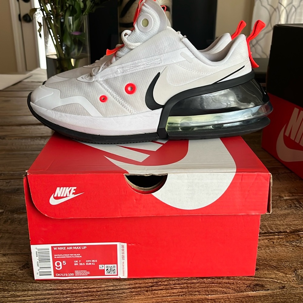 W NIKE AIR MAX UP